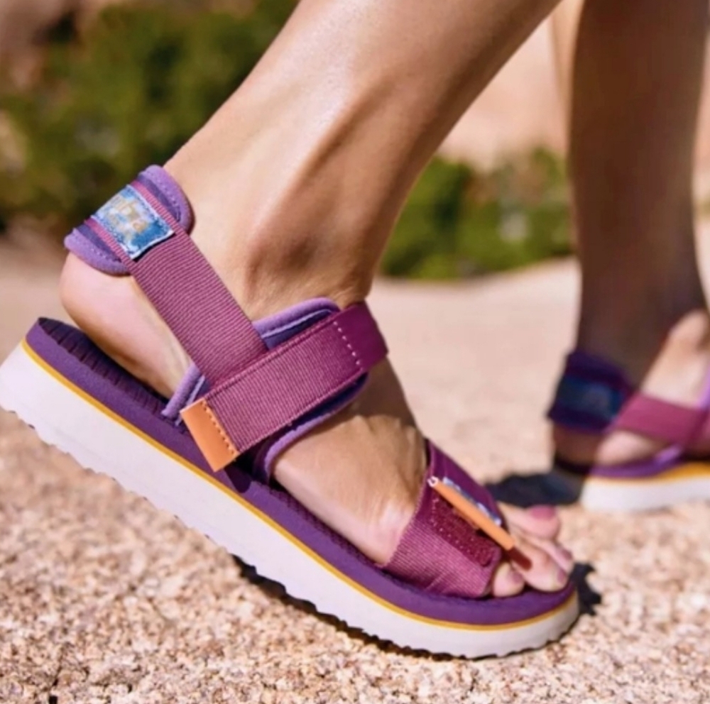 ~~COLUMBIA🧡VIA Sandals~~ - Picture 3 of 14